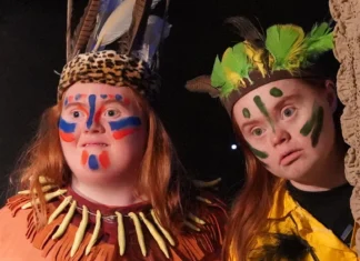 Blue Teapot theatre company calling new students