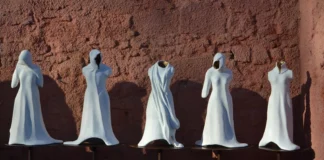 Quiet Forms, Powerful Stories – Atmospheric new exhibition from Catherine Greene