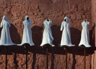 Quiet Forms, Powerful Stories – Atmospheric new exhibition from Catherine Greene