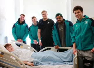 Connacht Rugby Team brings cheer to Paediatric Unit at UHG