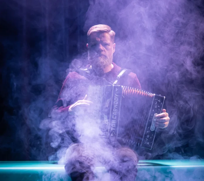 Brokentalkers Bellow Lead Image - Evie McGuinness