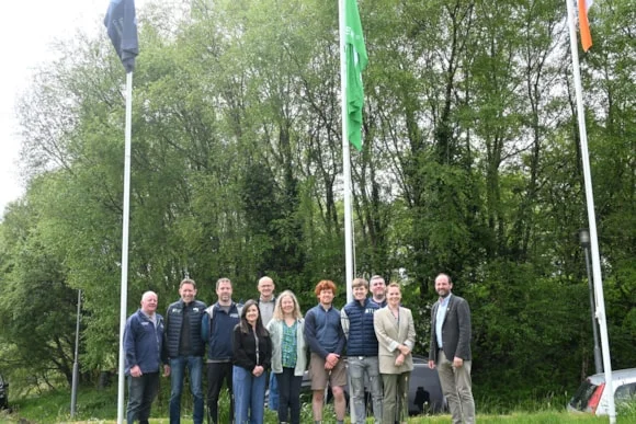 atu green flag (1)